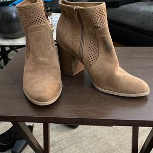 Brown boots “booties “